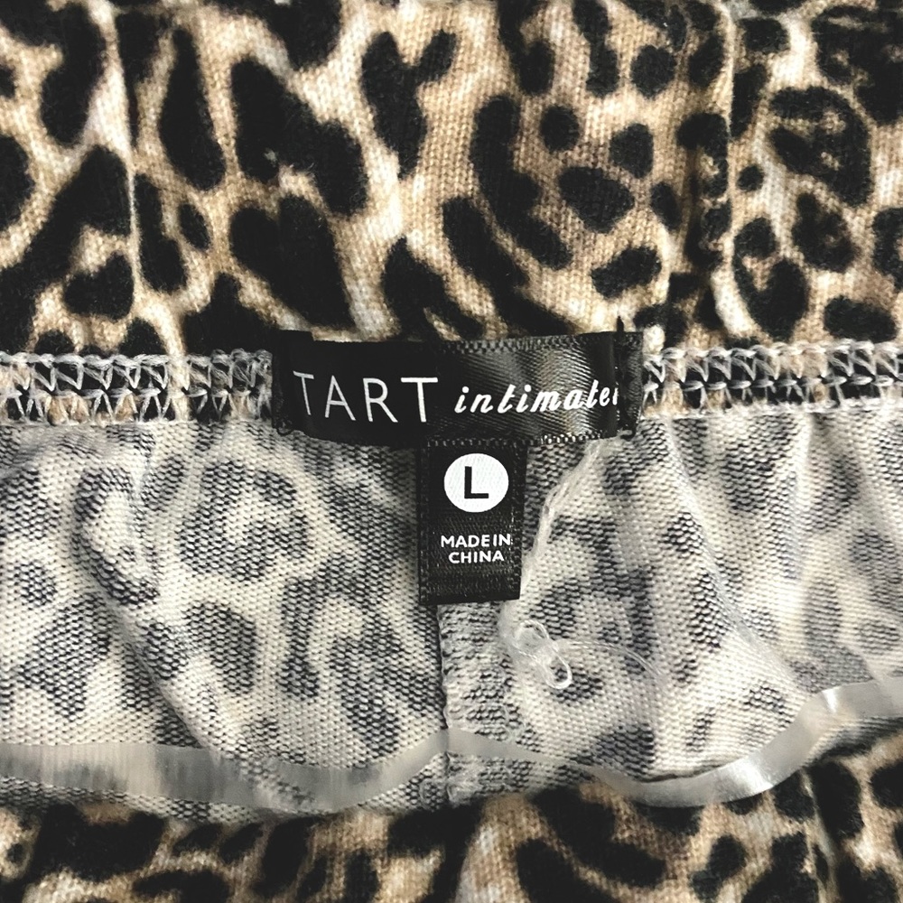 NWT Tart Intimates Leopard Print Hoodie & Shorts - Picture 3 of 5